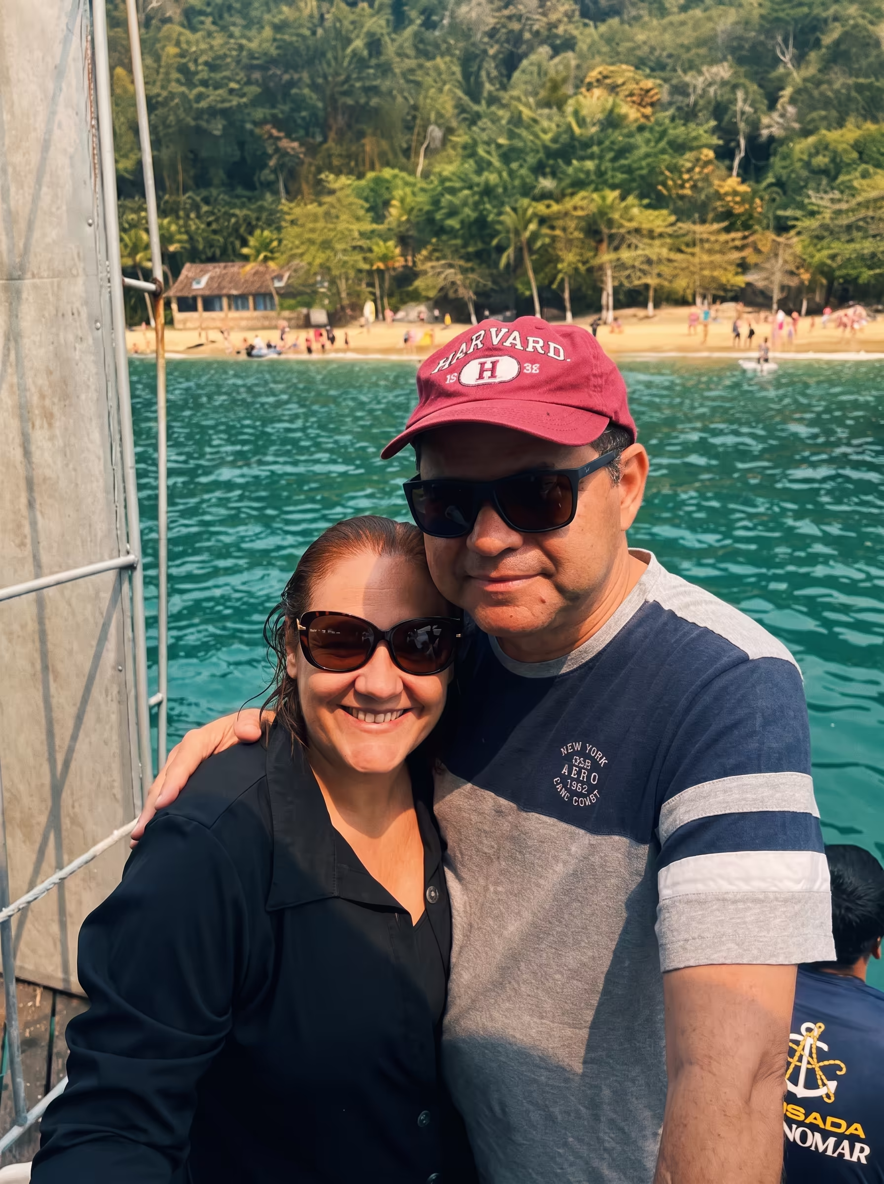 Família explorando as belezas de Paraty