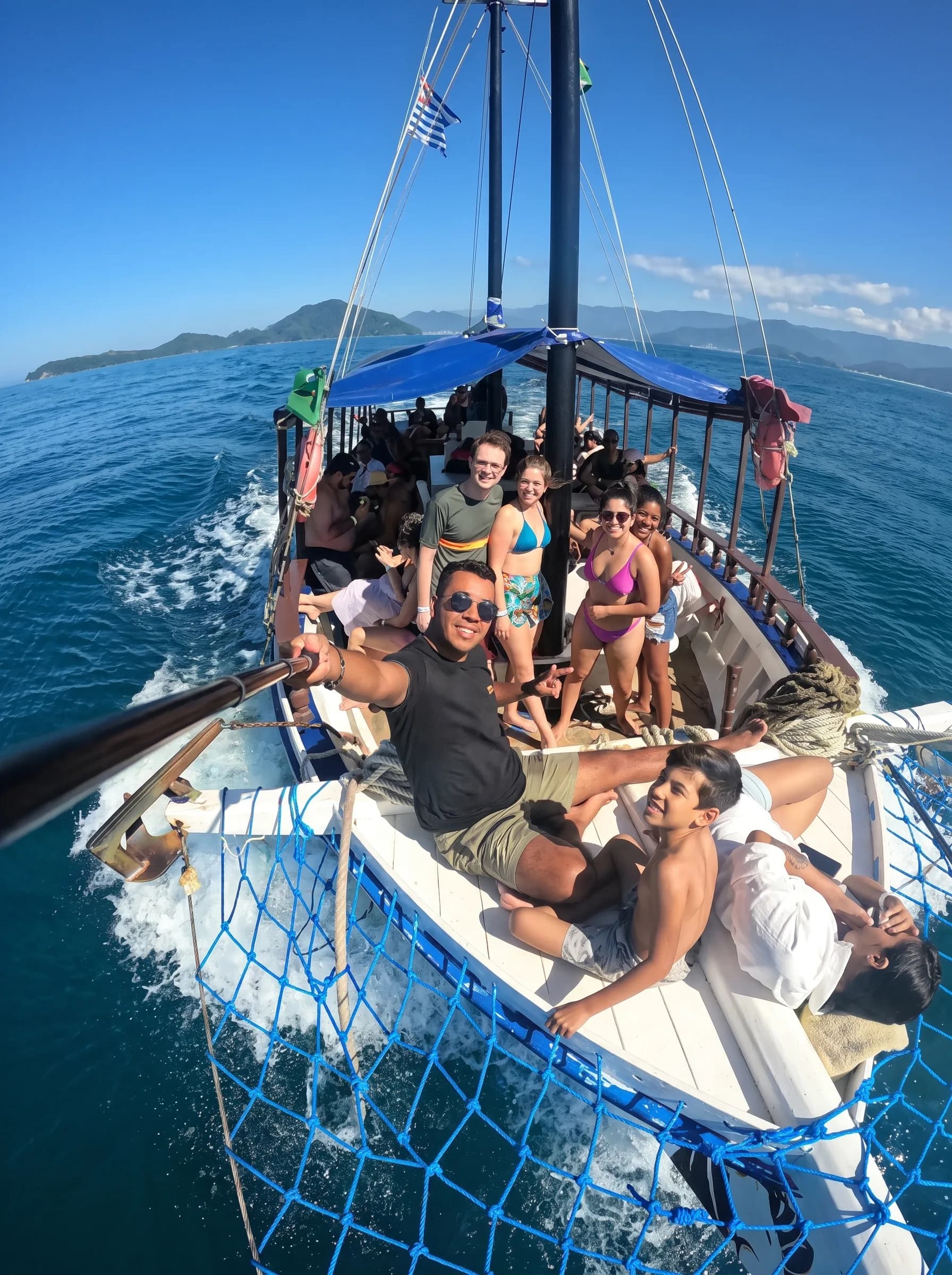 Grupo planejando experiências em Paraty
